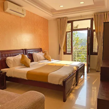 Hotel Nirvana Palace Rishikesh Exterior photo